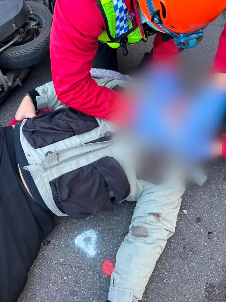 古男頭部受傷送醫治療。民眾提供