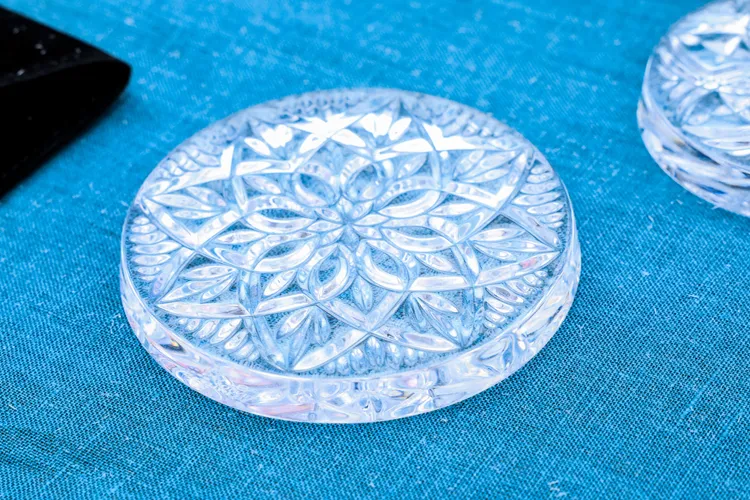 水晶球由5280片圓形的沃特福（Waterford）水晶組成。路透社