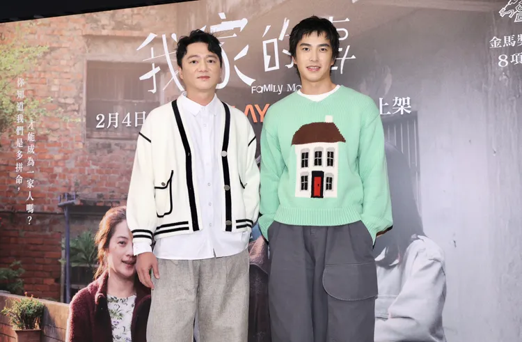 藍葦華（左）與曾敬驊皆為宜蘭人，還被封宜蘭之光。莊宗達攝