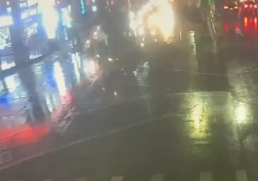 丟包貨櫃擋路？　蘆警：疑聯結車故障致車頭和貨櫃分離