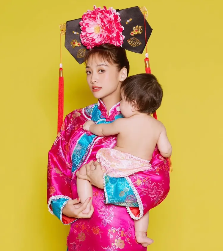 吳映潔獨自扶養女兒「妹子」。翻攝吳映潔IG