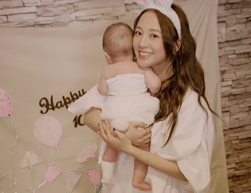 吴映洁单亲妈晒萌娃照　吐露初为人母心声