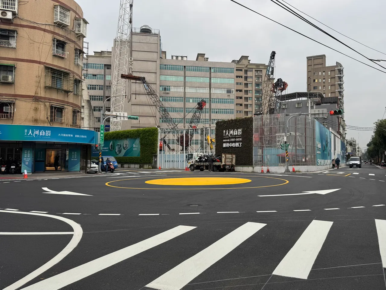 看不懂怎么走！士林路口突冒「黄圈圈」　挨轰没配套措施