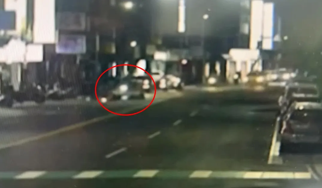 新北三重重大车祸！双载骑士撞违规行人　60岁妇人失去生命迹象