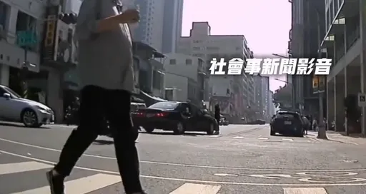 汽車撞斑馬線行人！未禮讓行人　駕駛等著罰款吊照伺候