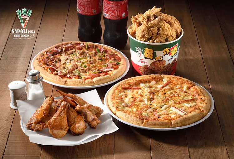 即日起至2 月 4 日點購一個披薩就送4種美食組合任選。拿坡里提供