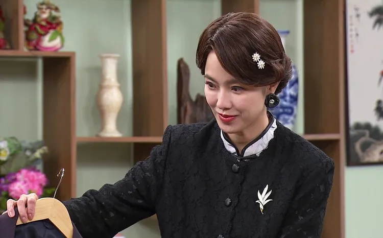 黃瑄拍攝低聲下氣陪笑的戲碼時，心境回到初入戲劇圈的那段日子。台視提供