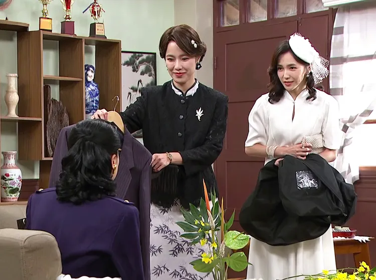 寶島西米樂最新劇情，黃瑄(中)再度使出渾身解數試圖挽救店內生意。台視提供