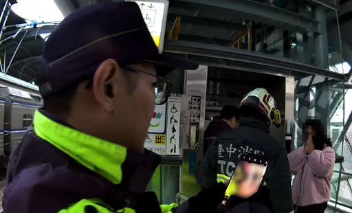 台铁台中头家厝站月台电梯出包　祖孙受困30分钟获救