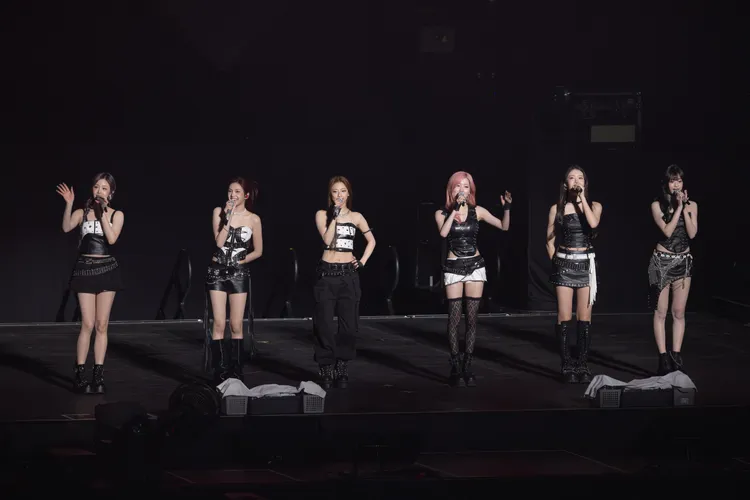 BABYMONSTER由泰國成員Pharita（左起）、Chiquita、Ruka、Asa、 Rora、Ahyeon組成， Rami因氣胸停工休養。讀者提供