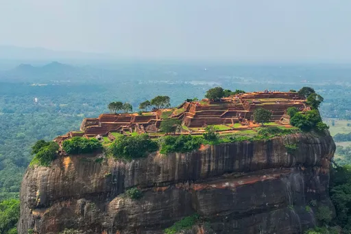 斯里蘭卡第一景點「獅子岩」！心虛國王打造的天空之城