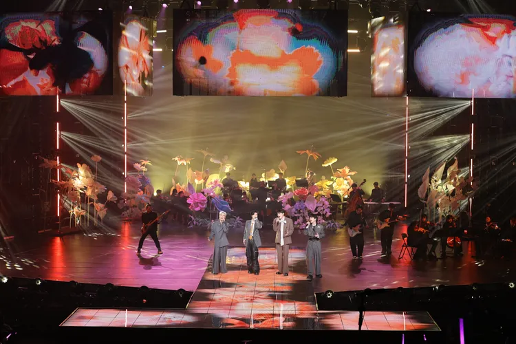 畢書盡（左起）、黃霆睿、黃偉晉、邱鋒澤等難得同台，搭配這次四季主題，和藝術家及交響樂團合作，將音樂重新編曲。三立提供