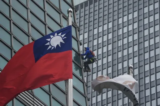 霍諾德今挑戰101！親曝「沒想像中難、掉下去不一定會死」