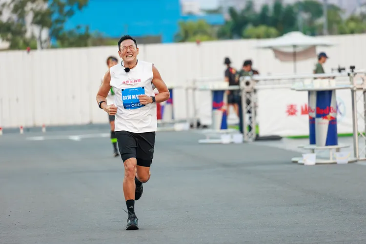 加賀美智久宣示自己是最強大叔。好看娛樂提供