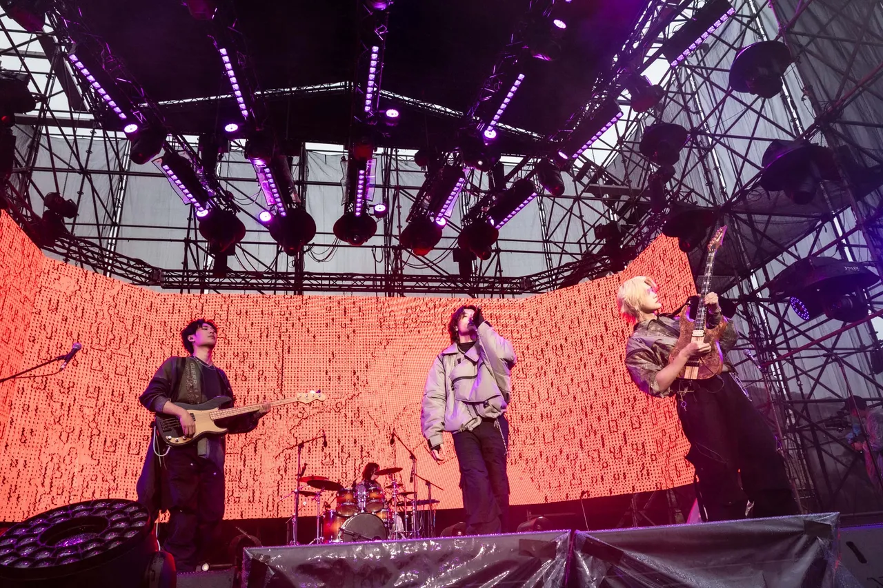 帕拉斯跨年演出宛如体力耐力赛。迷音乐提供