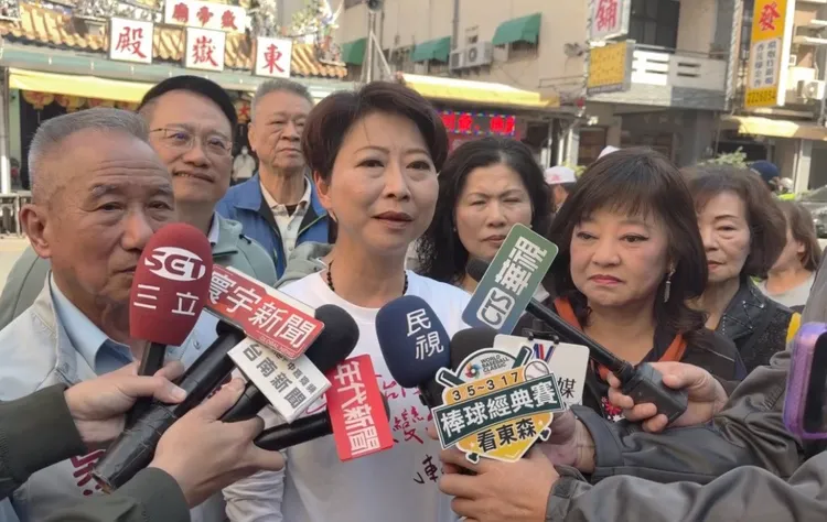 陳亭妃說初選期間感受到人民的力量，會以「女兒顧家」的心情努力，相信市民會做出最好選擇。莊曜聰攝