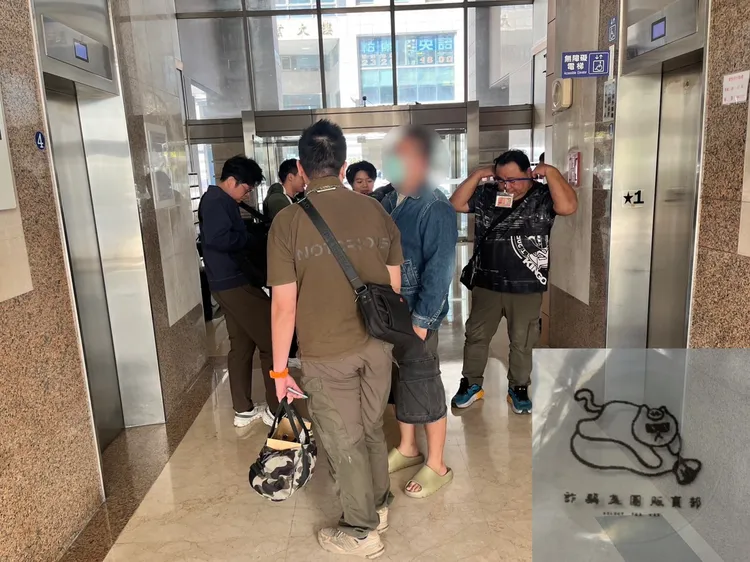 黃男與員工開設2人工作室，當詐騙集團幫凶2年不法所得約480萬，還稱是「詐騙集團販賣部」。警方提供