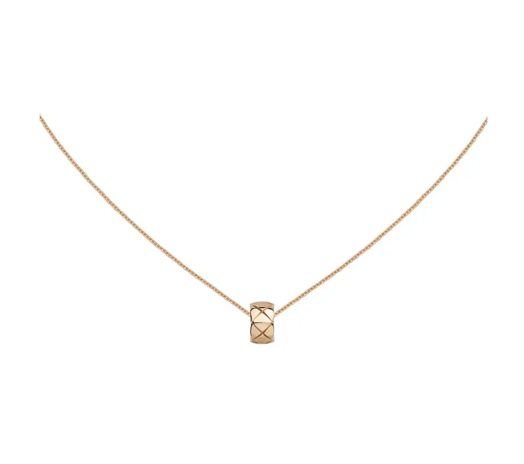 Coco Crush項鍊菱格紋圖騰，大型款，18K Beige米色金，16萬4000元。翻攝官網