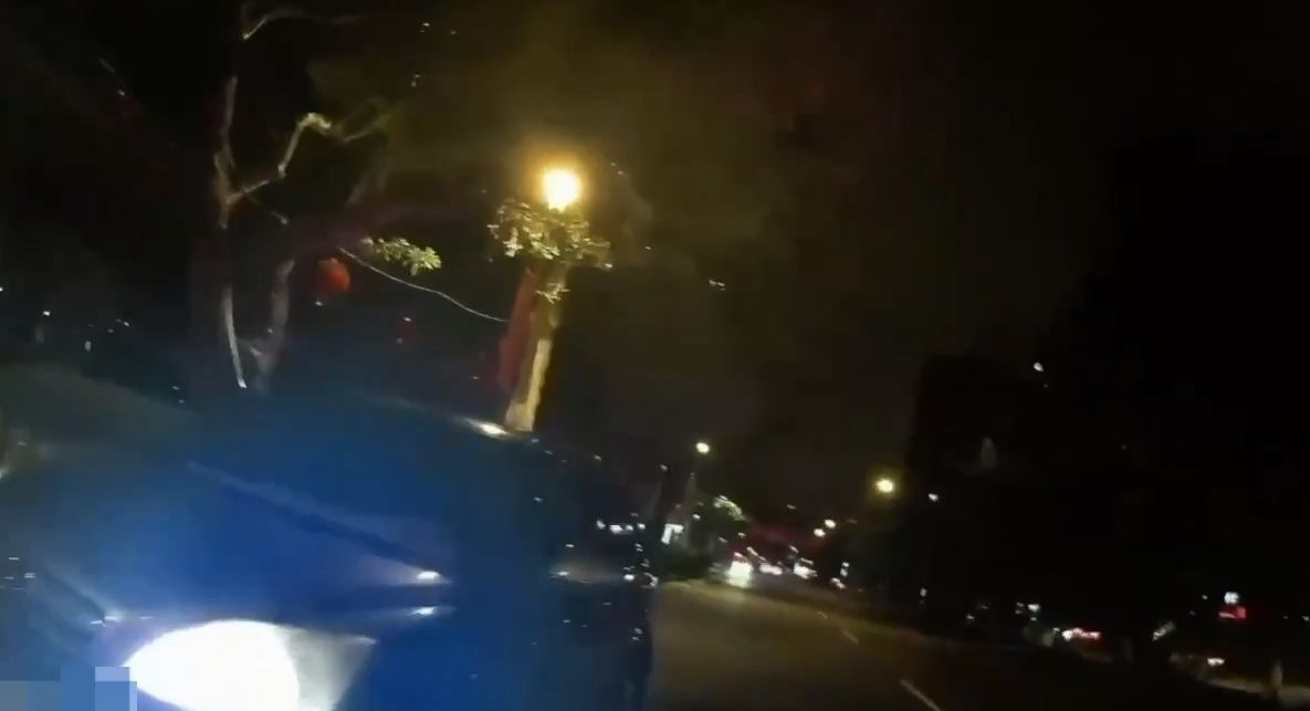 「方向燈歸位?」男遭攔停開單當街罵警...慘!又吃另3張罰單