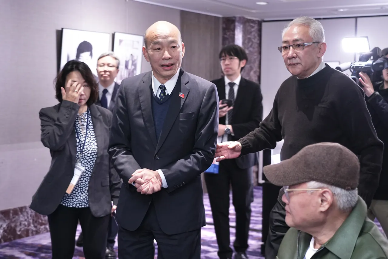 史丹佛大學胡佛研究所檔案館「施明德先生專檔」成立茶會 立法院長韓國瑜(中)。彭欣偉攝