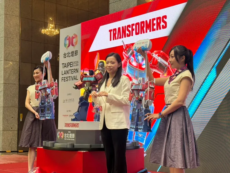 台北燈節是否於假日延長開燈時間，北市府正研議評估中。張綵茜攝