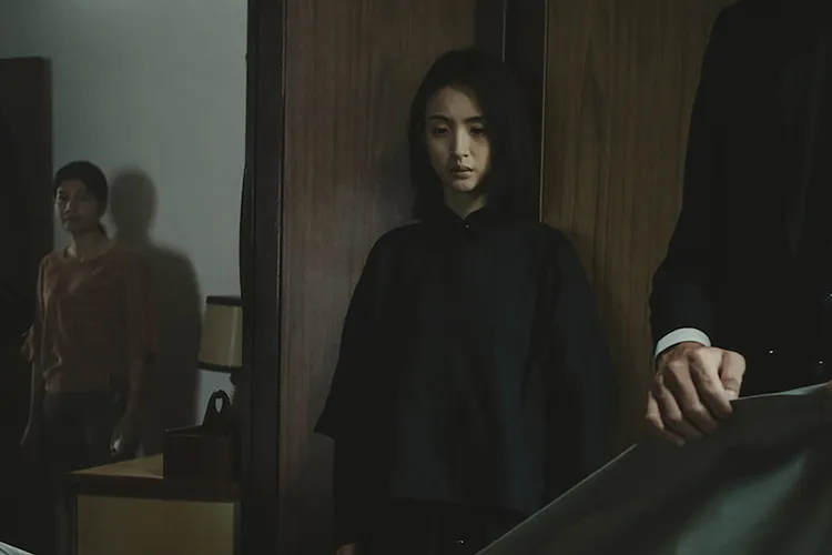 林依晨代表的「白色」呼應她表面平靜無害，卻暗藏難以言說的痛苦與祕密。風起娛樂提供