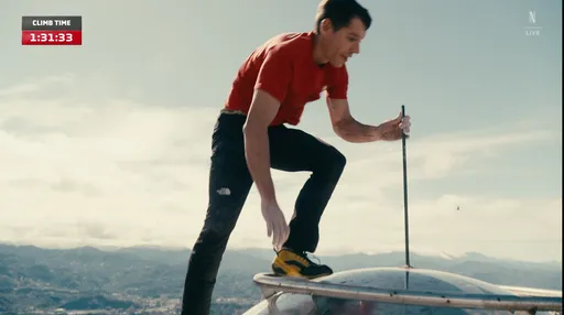 霍諾德登頂了！91分33秒「摸下台北101避雷針」