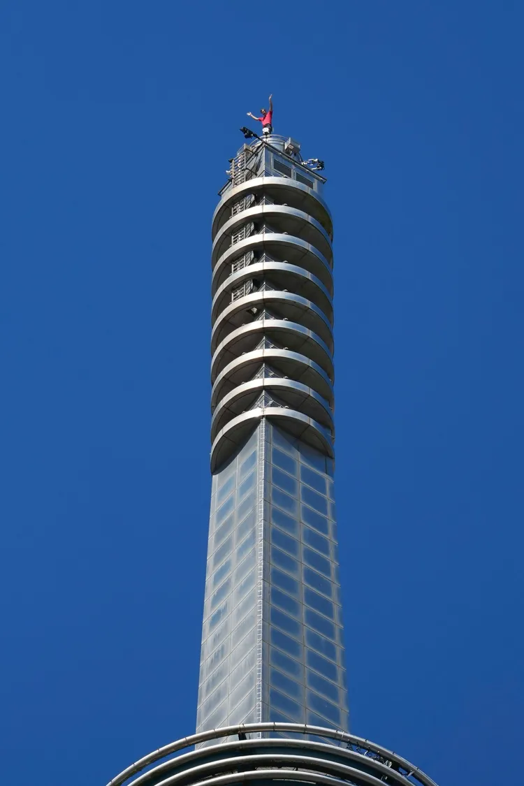 霍諾德用91分33秒紀錄攻頂台北101。彭欣偉攝