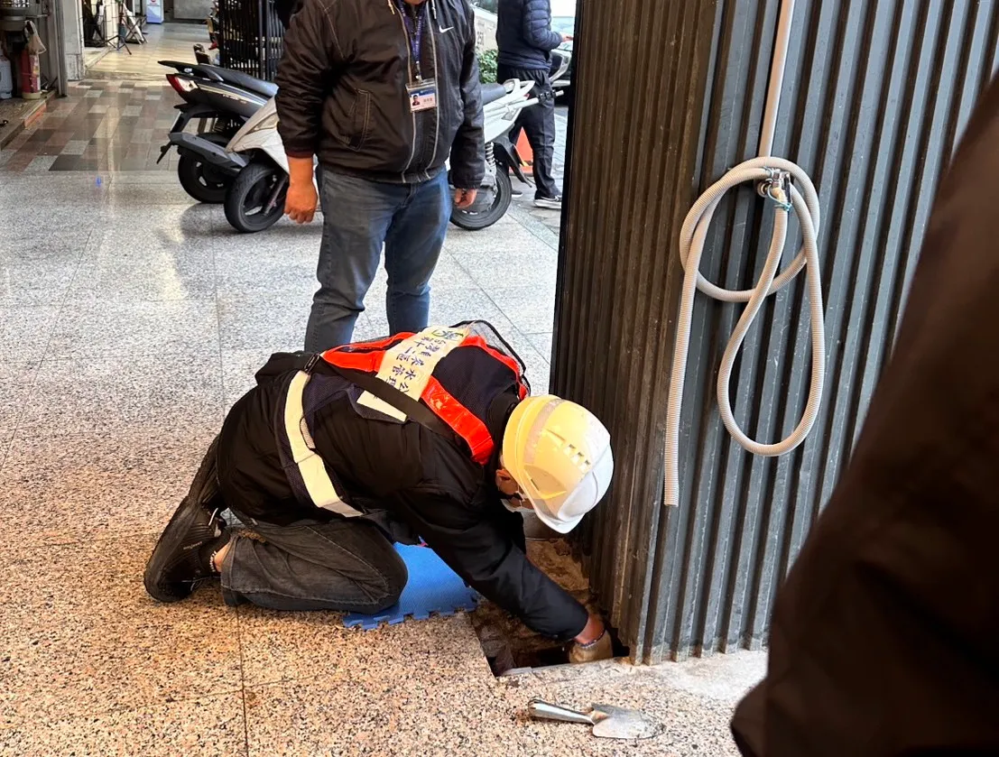 相關單位執行斷水斷電。翻攝畫面