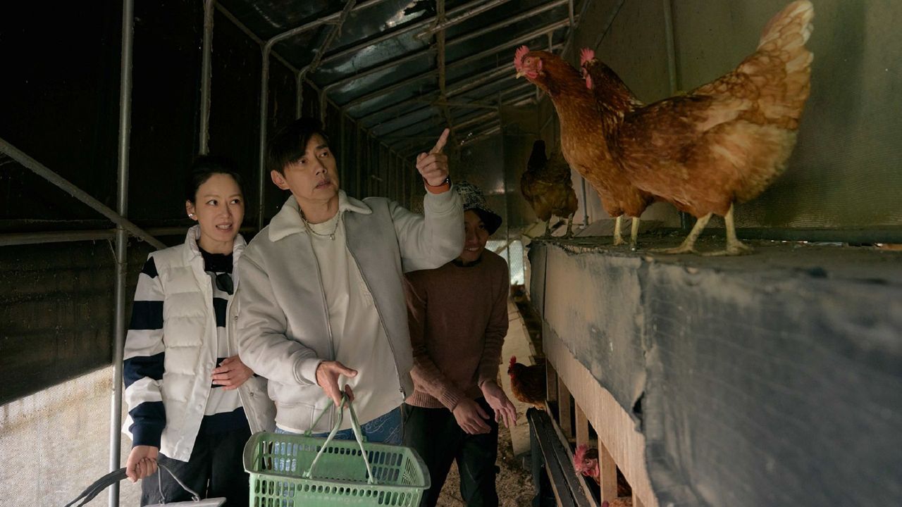 Melody進雞舍被燻得花容失色 挑戰阿嬤味道燙到尖叫