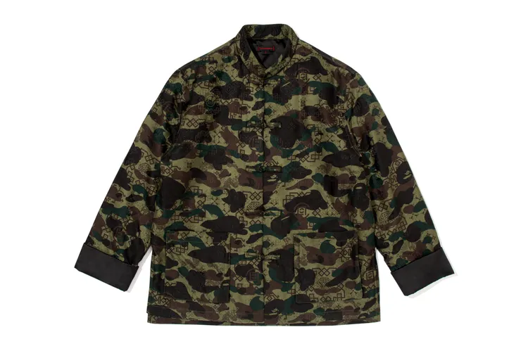 CLOT x BAPE®絲綢唐裝外套，1萬5980元。品牌提供