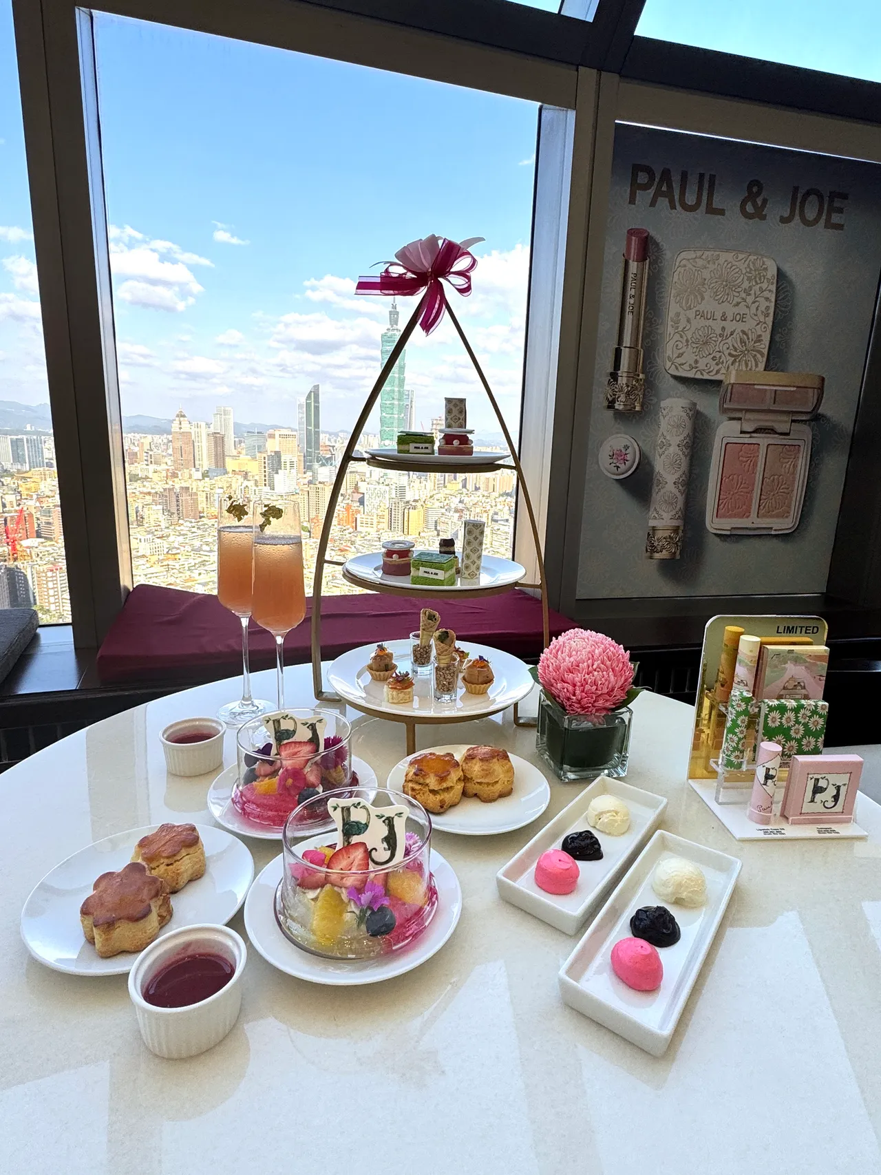 台北遠東香格里拉 x PAUL & JOE「花漾巴黎」聯名下午茶，每位1480+10%元起。張家玲攝