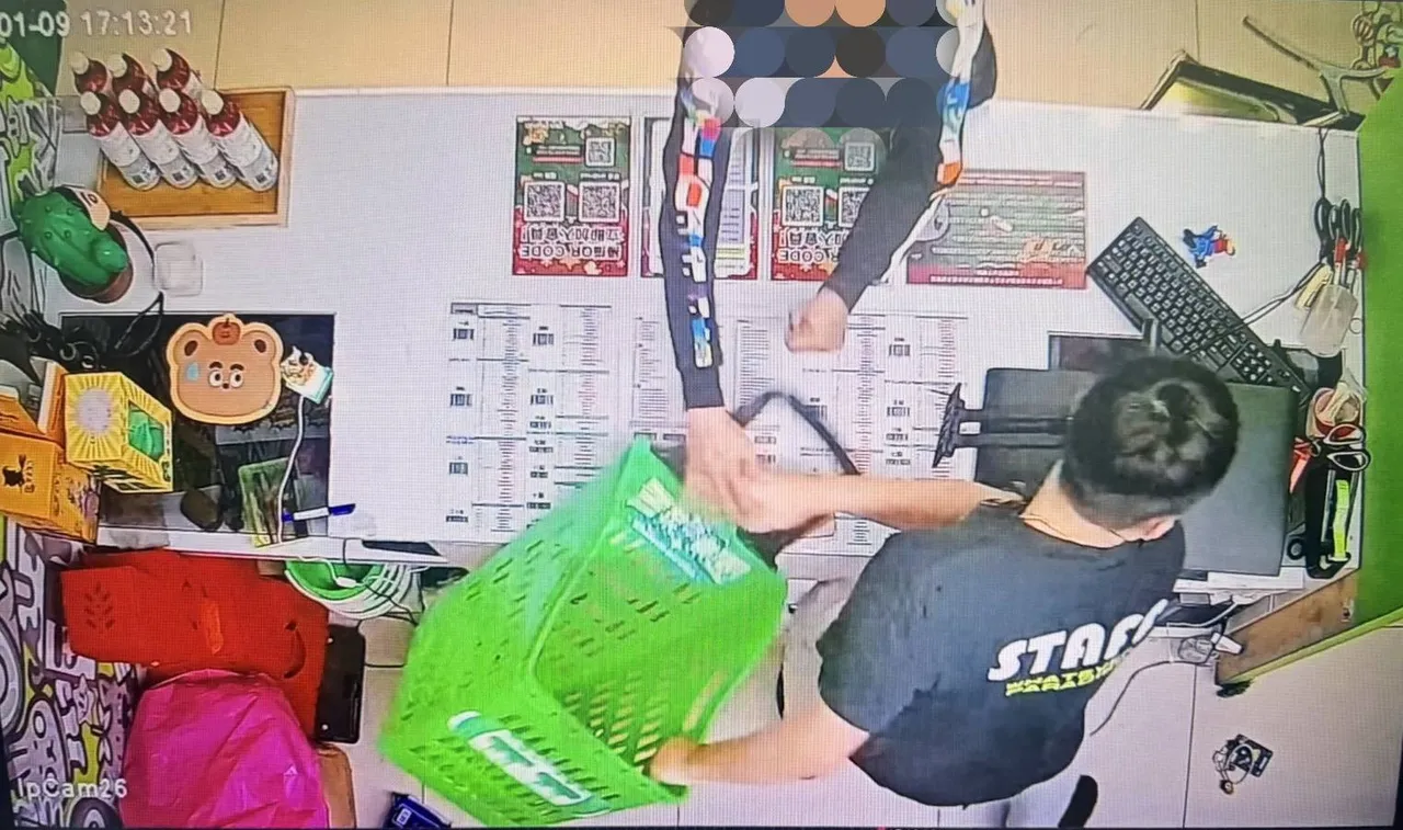 抽电子烟遭劝阻竟捉狂！砸店伤人遭逮　最惨还被查出这件事