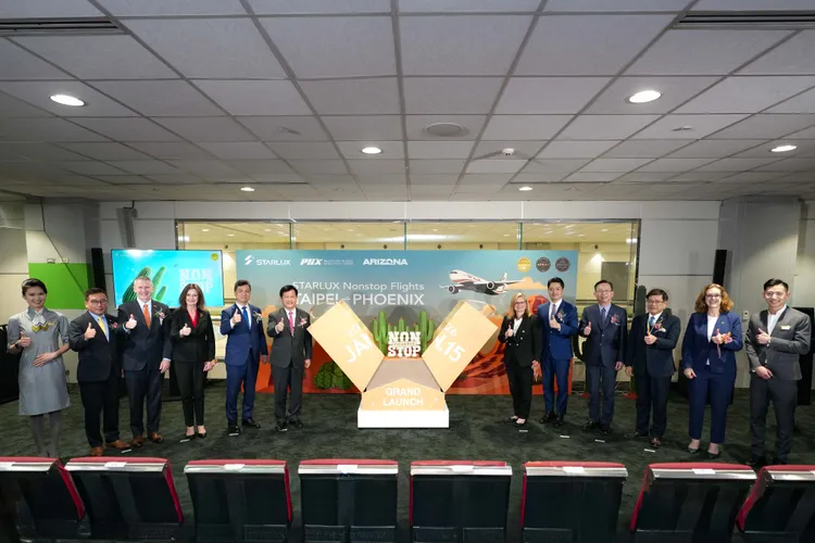 於桃園機場第二航廈D7登機門舉行首航儀式。星宇航空提供