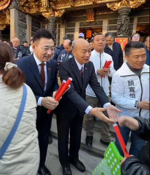 韩国瑜镇澜宫首发「马上幸福」春联：希望全台人民能够摆脱阴霾