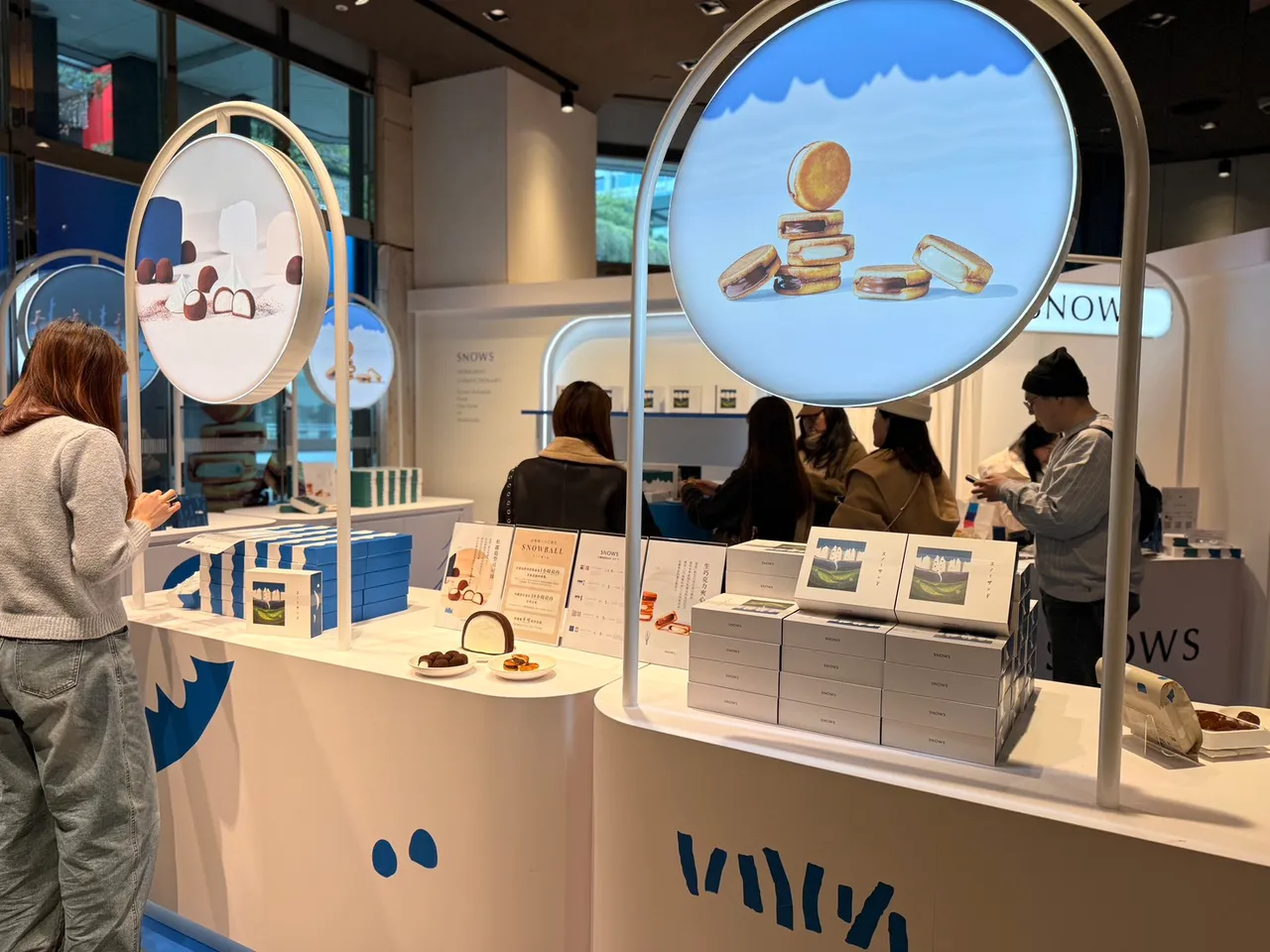 SNOWS甜点每日数量限定，在新光三越台北信义新天地A11的一楼打造快闪店即日起至1/15。业者提供