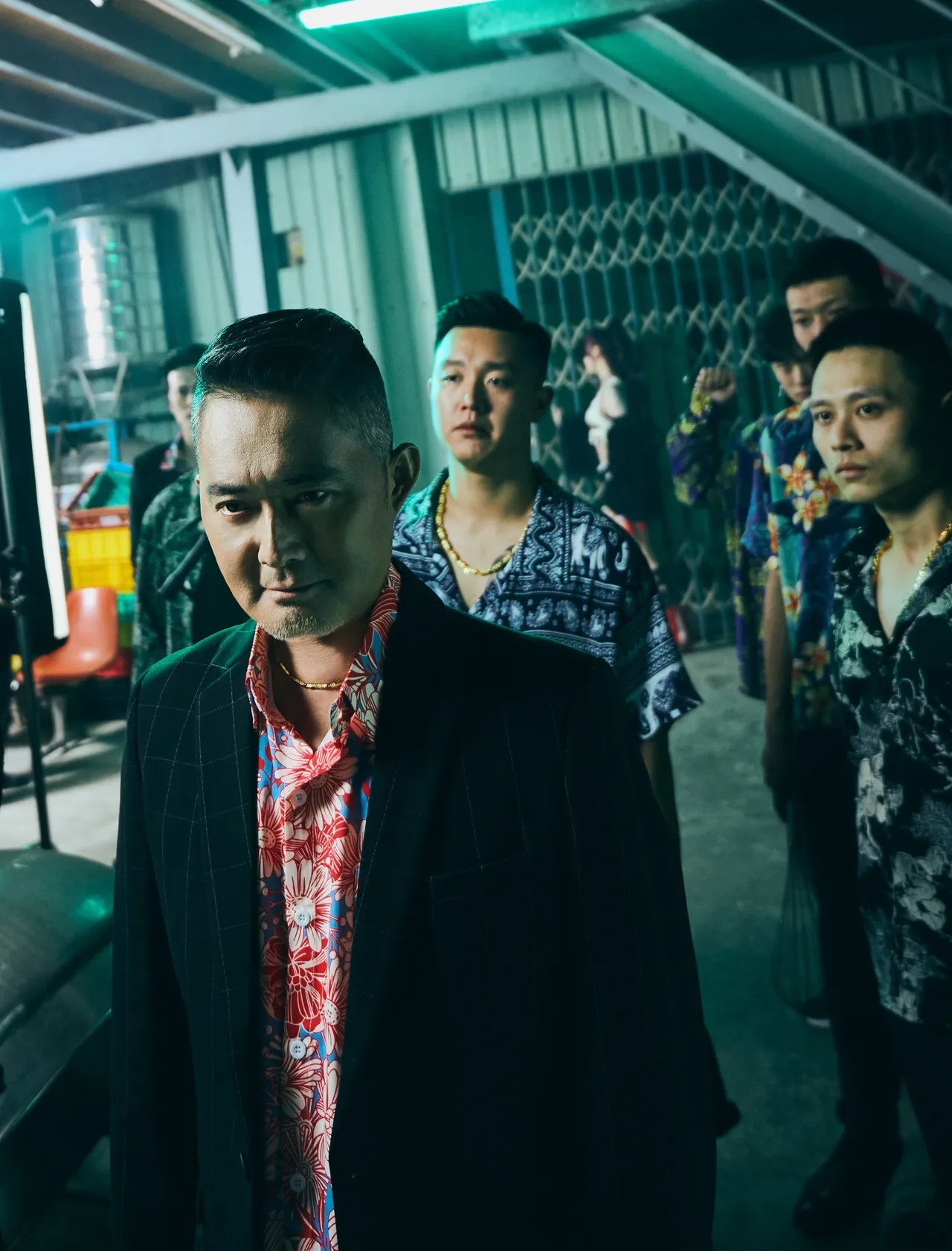 江國賓（左）幕前大哥風範，私下卻超反差萌。隻魚娛樂提供