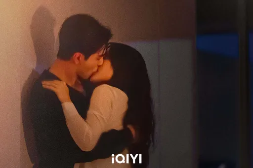 陳星旭、盧昱曉雪地激吻到房間　一開燈尷尬了！