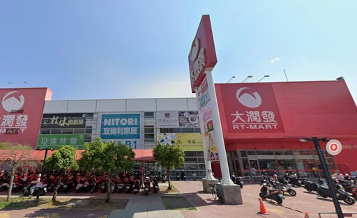 5萬坪賣場8人顧...實習生遭拖機房性侵　「這公司」須負責任判賠300萬