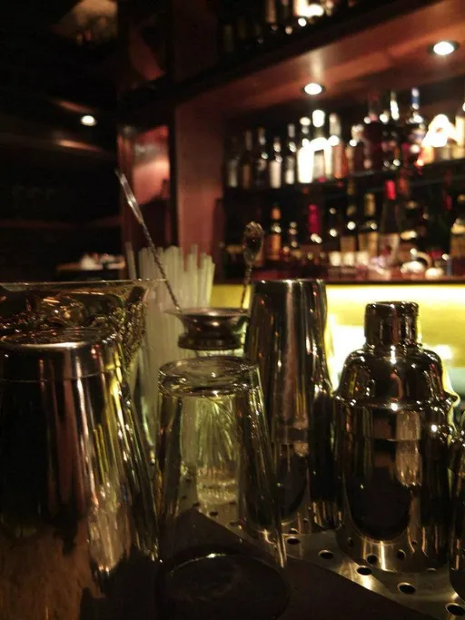 祭出2福利期約員工投「反罷免」票　酒吧女霸總慘了！