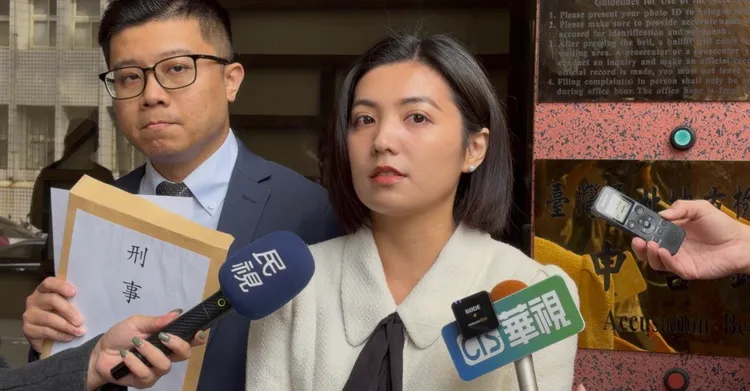 劉品妡今天早上在北檢說，選舉可以競爭，但不能用「編劇式謠言」摧毀人格、污染民主程序。張欽攝