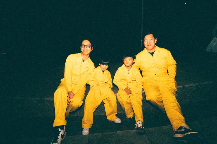 Flowstrong（右）與鄒序（左）合作新歌《巧克力》MV。Flowstrong提供