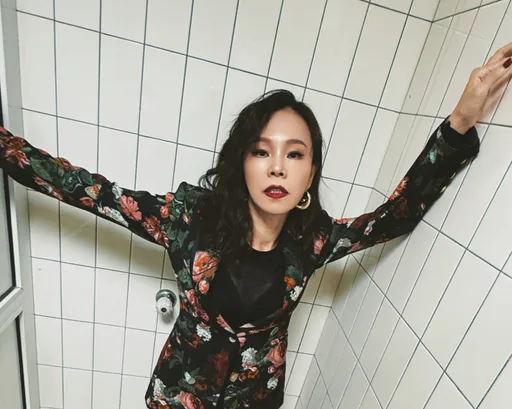 彭佳慧首次為懸疑劇獻聲　被要求「笑著唱」：配唱時內心恐懼