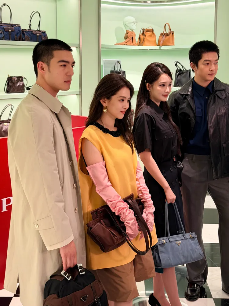 陳昊森（左起）今與陳昊宇、李沁、屈楚蕭在成都出席PRADA活動。翻攝成都城CDC微博