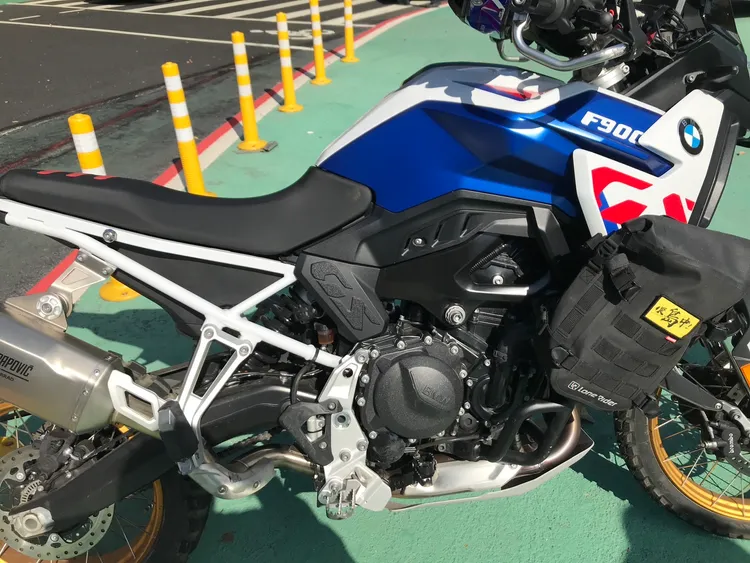 BMW重機。翻攝畫面