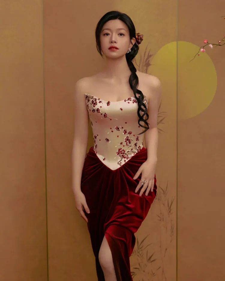 陳妍希旗袍照很美。翻攝自陳妍希微博