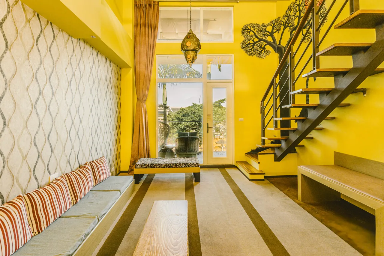 姓名中含「3隻馬」，可招待免費入住「黃金套房」。六福莊提供