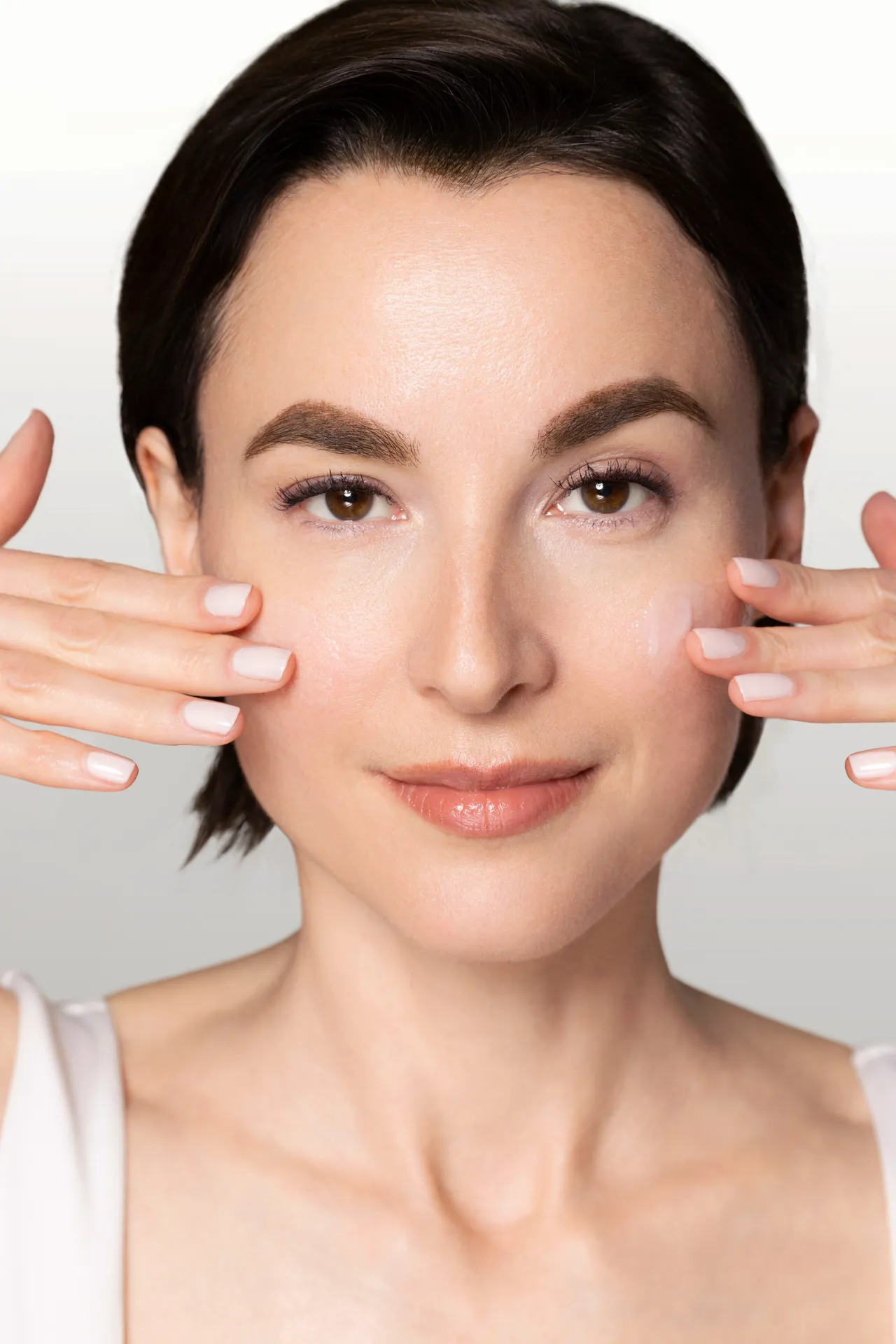 RéVive抗引力緊緻精華，30ml／1萬9800元。品牌提供