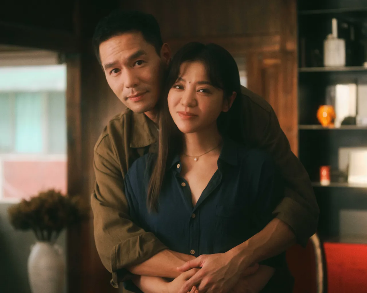 丁当与丁春诚在MV上演虐恋。相信音乐提供