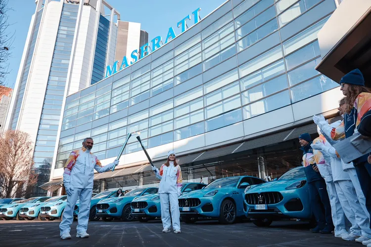 義大利冬季奧運聖火傳遞儀式。原廠照片